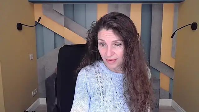 EllaLong online show from October 25, 11:40 am