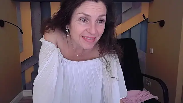 EllaLong online show from October 30, 12:50 pm