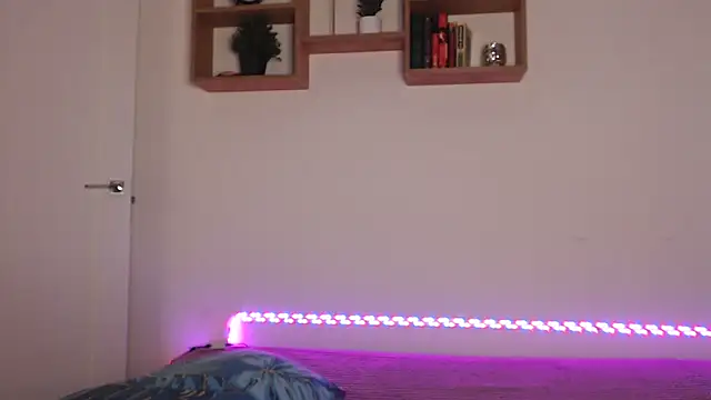 Karolina love  online show from November 21, 8:00 pm