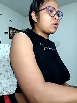 Snapshot of chalohott chatting on September 24, 10:36 am chalohott online show from September 24, 10:36 am