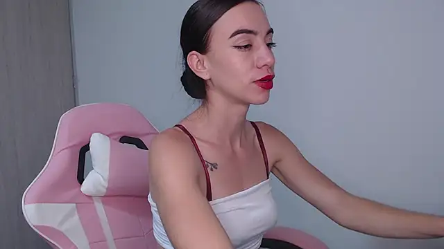 angel girl0610 online show from January 5, 11:41 pm