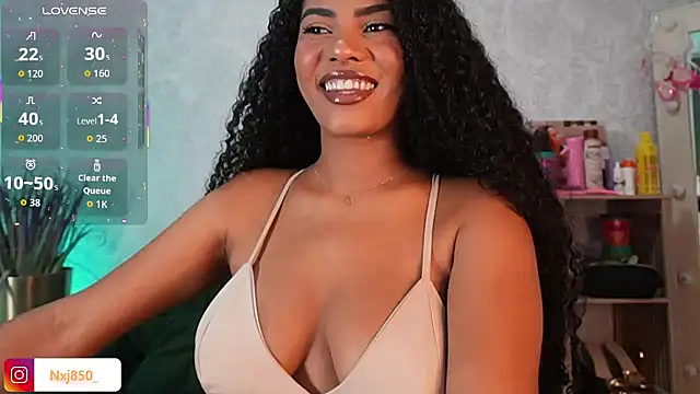 HOTBLACKANDWHITE2 online show from February 19, 8:40 pm