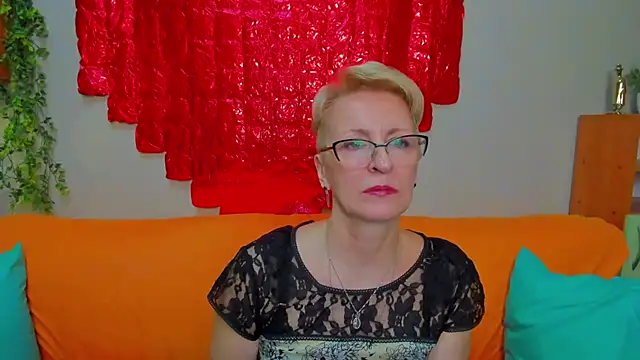 iamyourdream89 online show from February 17, 6:40 pm