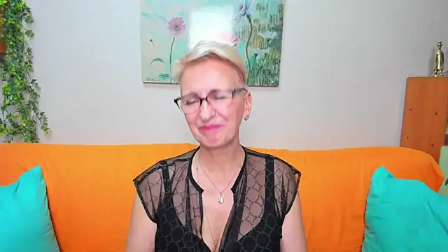 iamyourdream89 online show from December 13, 7:53 pm