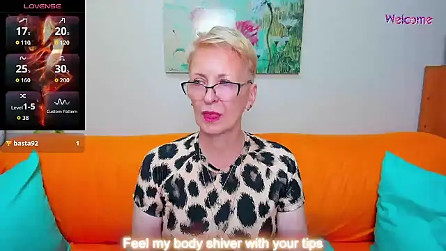 iamyourdream89 online show from July 28, 5:24 pm