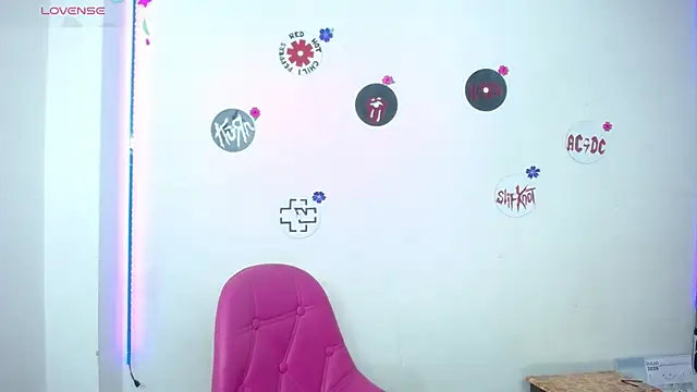 pinky violeta online show from July 7, 11:57 am