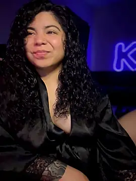 kimmiakiss22 online show from June 7, 12:50 am