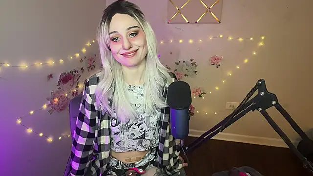 Starr1123 online show from March 6, 4:40 am