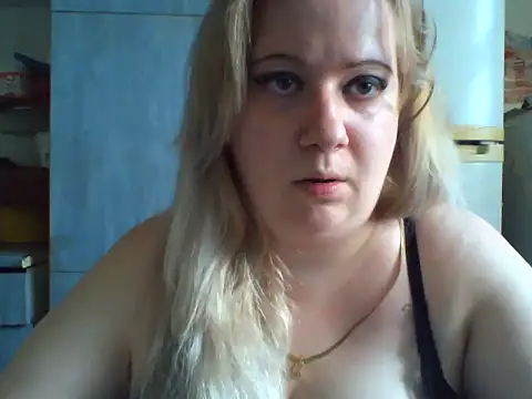 Snapshot of D_Marinna chatting on September 16, 11:29 am D Marinna online show from September 16, 11:29 am