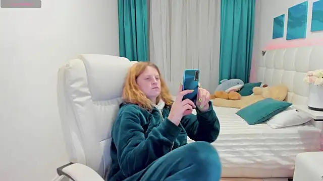 Kathlyn  Heath online show from October 25, 6:26 pm