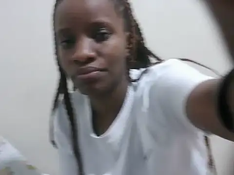 prettybeee online show from February 6, 12:03 am