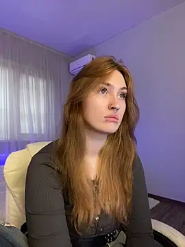 Snapshot of _Chlo__e chatting on October 8, 11:25 am Chlo e online show from October 8, 11:25 am