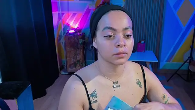 Cuttiealice online show from October 15, 1:14 pm