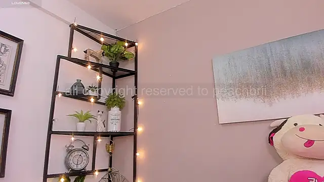 peachbrii online show from December 2, 1:35 pm