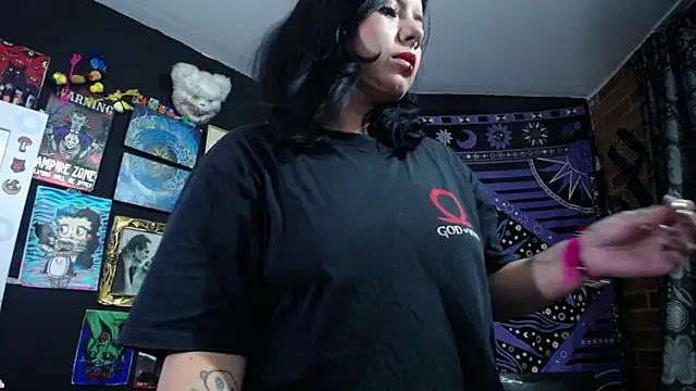 Yourmadame P online show from May 1, 3:54 am