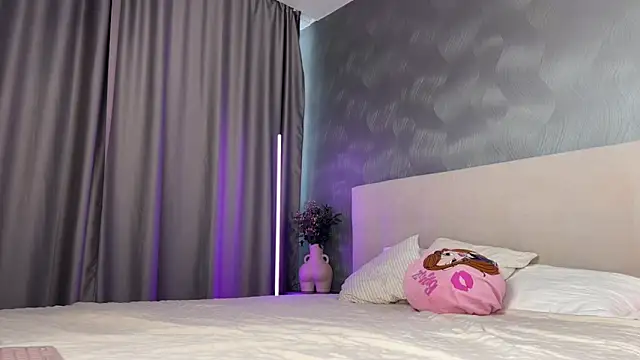 EllenMays online show from April 28, 11:14 am