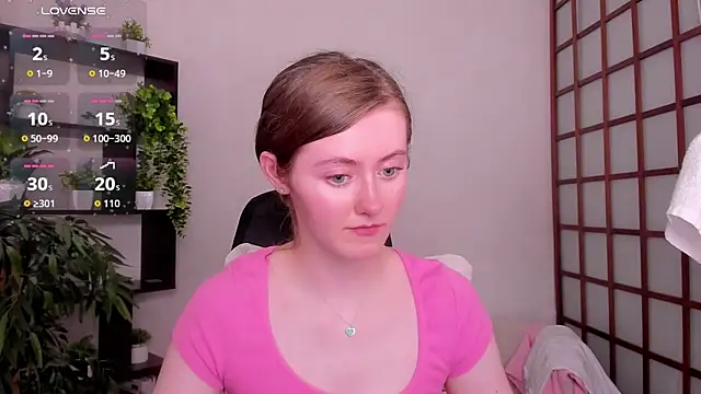 KateCuddle online show from June 26, 5:52 am