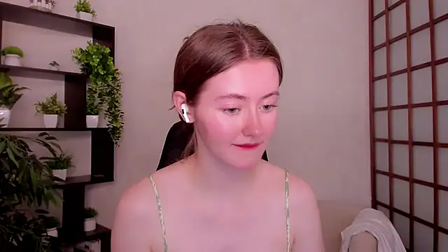 KateCuddle online show from June 30, 2:44 am