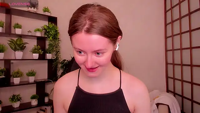 KateCuddle online show from May 4, 2:04 am