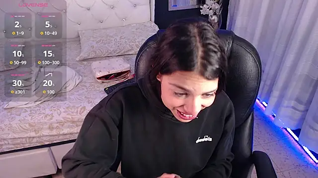 LiaVillalobos online show from October 10, 1:05 pm