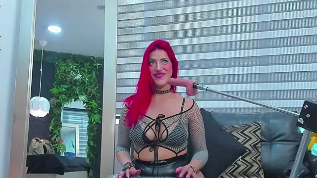 Snapshot of AllissaBrowm chatting on October 7, 5:28 pm AllissaBrowm online show from October 7, 5:28 pm