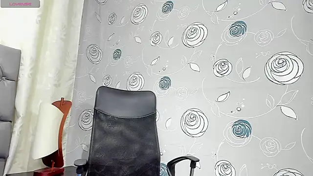 Snapshot of luna_evaa chatting on October 2, 2:11 pm luna evaa online show from October 2, 2:11 pm