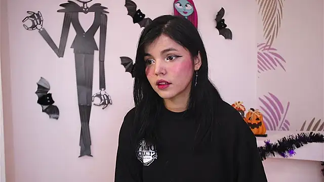 dianebleu online show from October 18, 1:36 pm