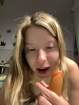 kimczii online show from June 16, 6:25 am