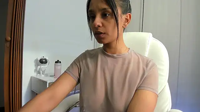 Snapshot of Gia__Paige chatting on October 1, 8:47 pm Gia Paige online show from October 1, 8:47 pm