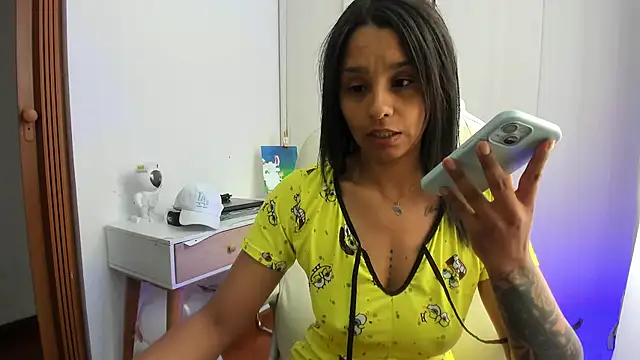 Snapshot of Gia__Paige chatting on October 20, 6:00 pm Gia Paige online show from October 20, 6:00 pm