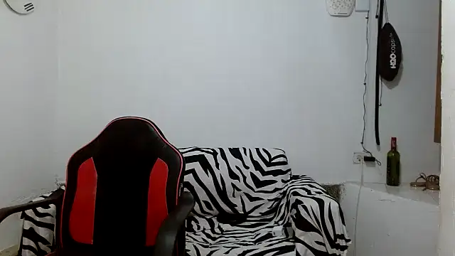 angelamarie1 online show from April 30, 8:57 pm