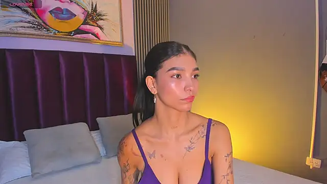 LauraAristizabal online show from July 3, 12:55 pm