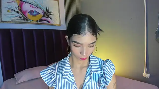 LauraAristizabal online show from July 10, 11:32 am