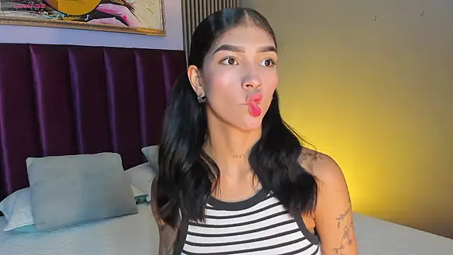 LauraAristizabal online show from June 16, 12:06 pm