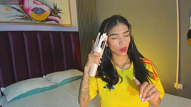 LauraAristizabal online show from June 27, 12:22 pm