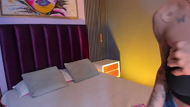 LauraAristizabal online show from July 25, 12:23 pm