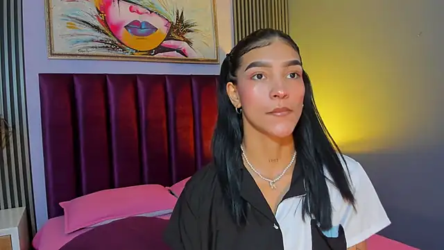 LauraAristizabal online show from March 6, 1:28 pm