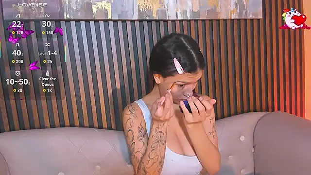 LauraAristizabal online show from September 12, 1:07 pm