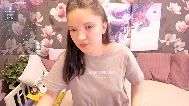 Snapshot of MelaniGrand chatting on October 11, 9:36 am MelaniGrand online show from October 11, 9:36 am