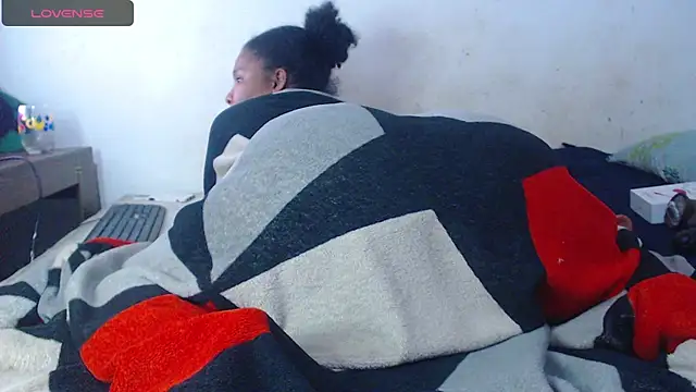 Snapshot of Sexy_night_bm chatting on October 13, 4:59 am Sexy night bm online show from October 13, 4:59 am