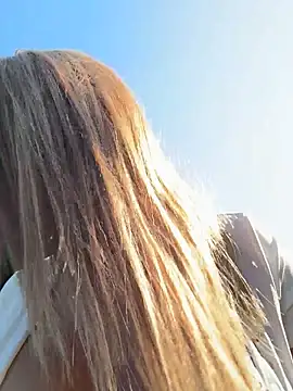 KirstieVegas online show from July 28, 3:21 pm