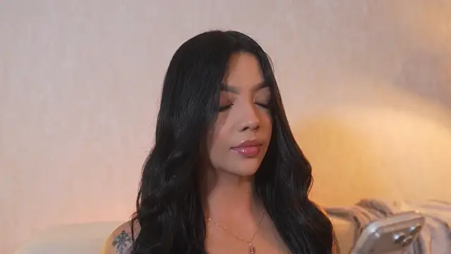 sarah hiill online show from December 2, 10:01 pm