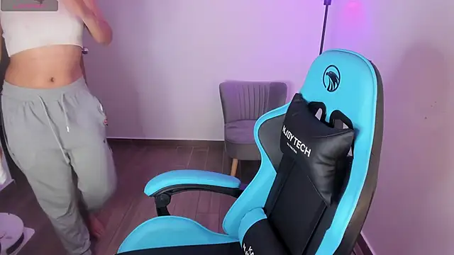 Emily Nicole online show from November 22, 1:08 am