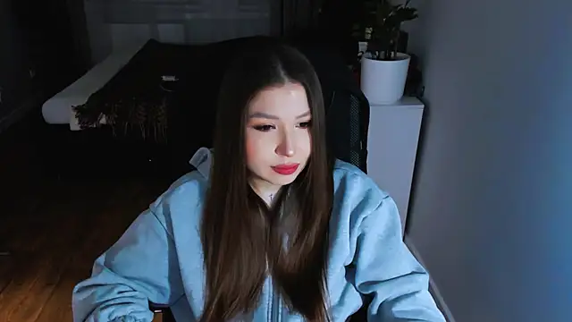 Eva Chris online show from March 20, 5:07 pm