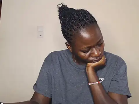 queenofqueens96 online show from February 27, 4:34 am