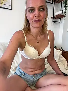 Sweet Schnitte online show from July 14, 10:21 am