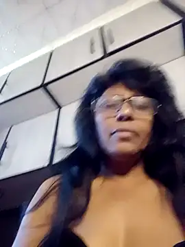 MsAttitude online show from July 3, 9:04 am