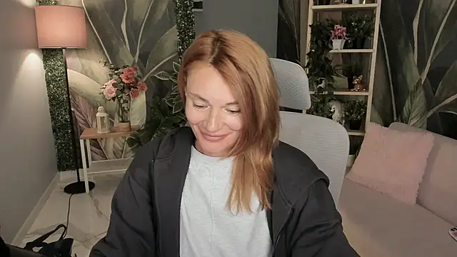 Snapshot of MistyBarnes chatting on September 14, 2:37 pm MistyBarnes online show from September 14, 2:37 pm