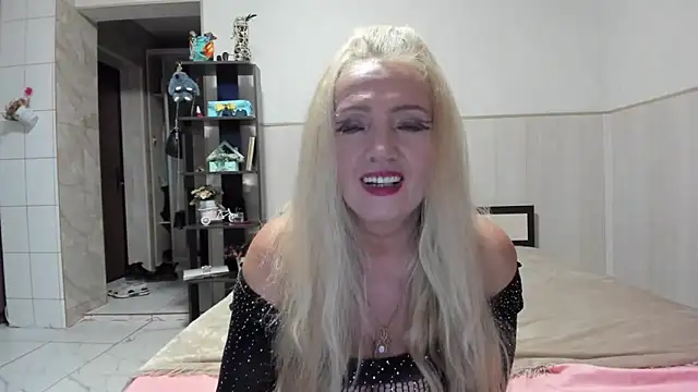 Snapshot of TrueFoxyyy chatting on October 5, 4:45 pm TrueFoxyyy online show from October 5, 4:45 pm
