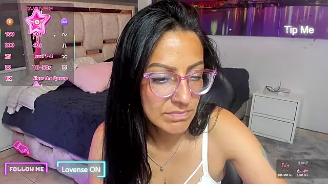 alma blue online show from March 7, 11:56 pm